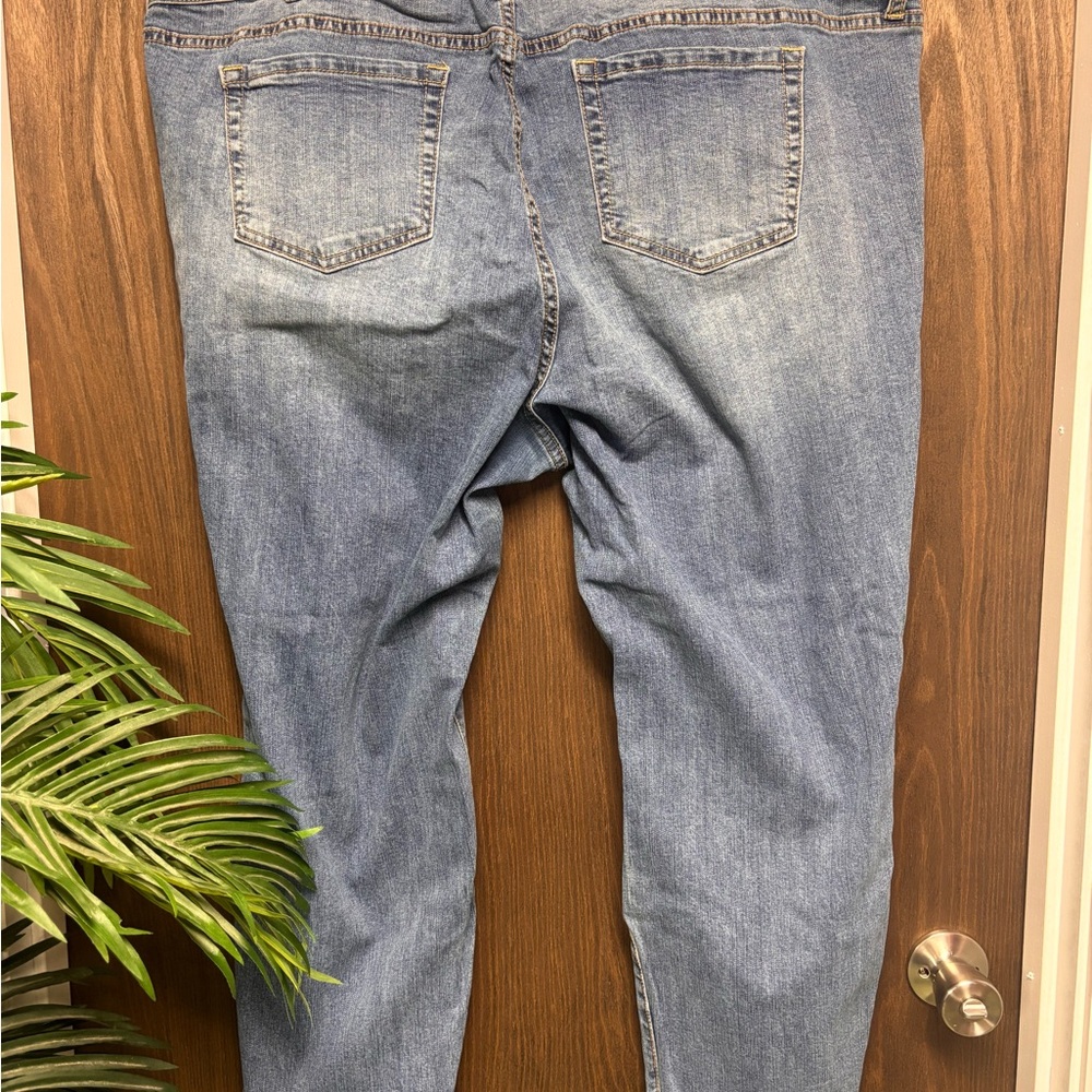 Torrid Denim Boyfriend Jeans Distressed Raw Hem Size 24 - Picture 4 of 10